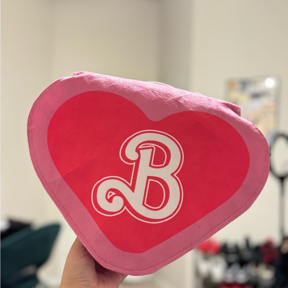 Limited Edition Barbie Movie Blanket + Carrier 🤍